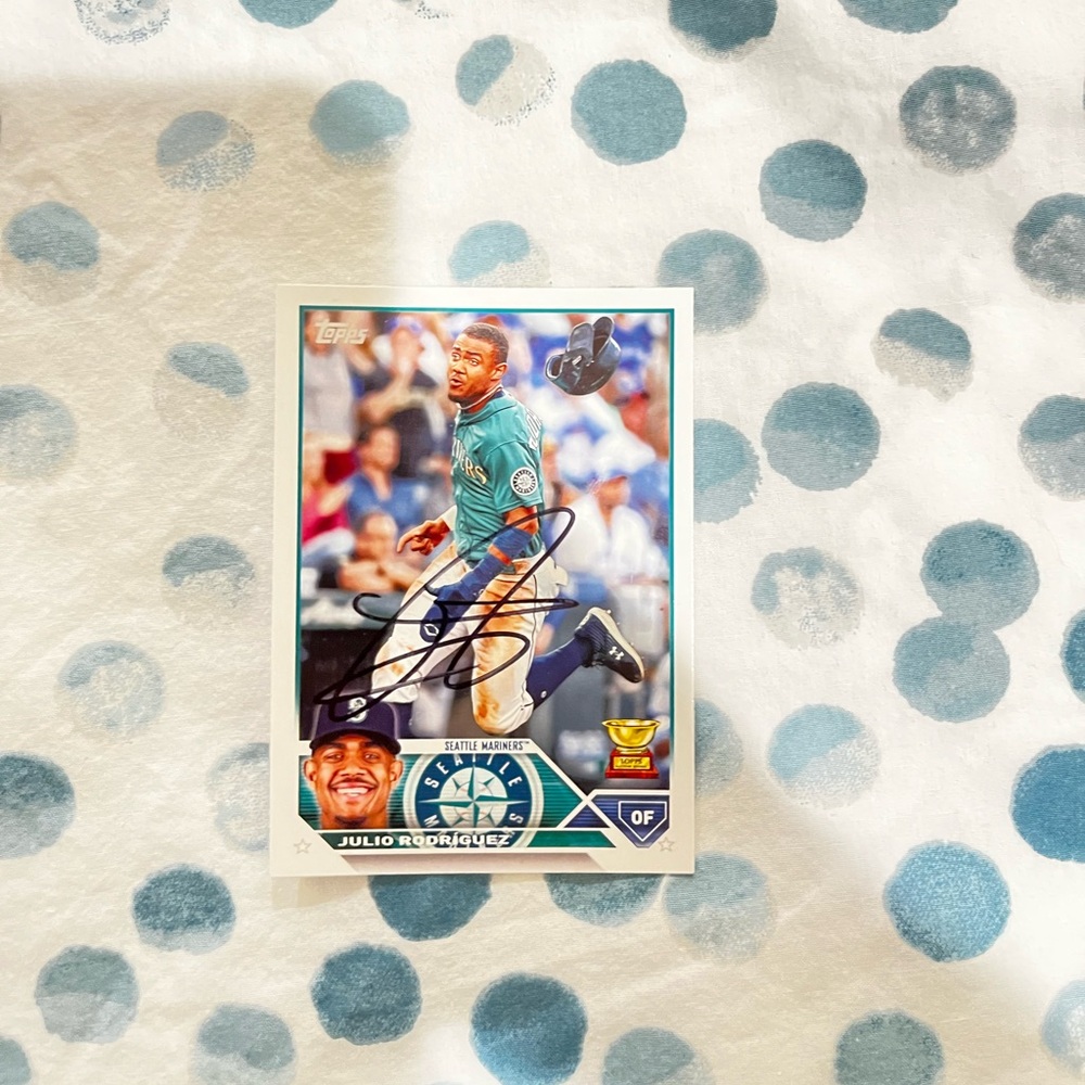 🚨HUGE SALE MUST GO🚨Official Signed Julio Rodriguez Topps Card